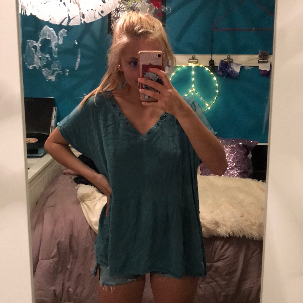 Turquoise blouse!